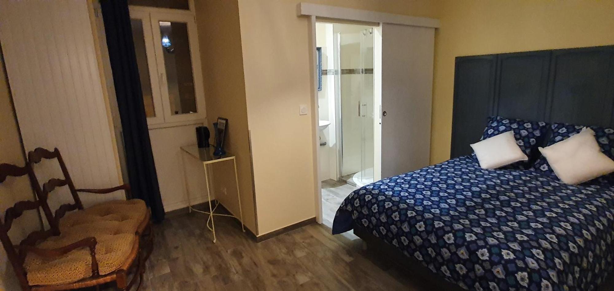 Le Commerce Hotel